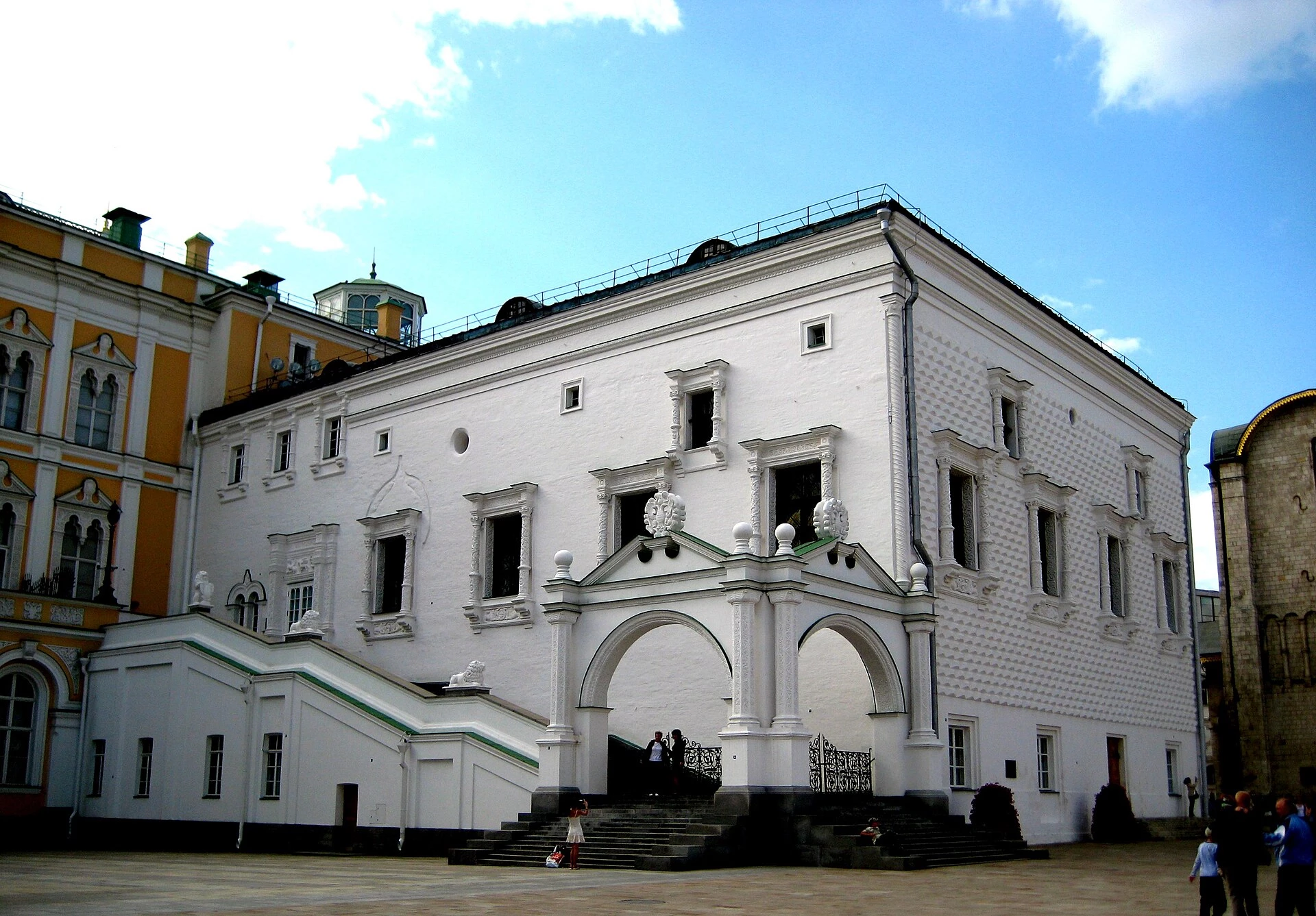 Грановитая палата в Московском Кремле, место дипломатических приёмов.