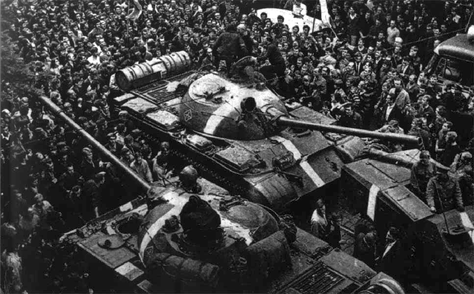 Советские танки в Праге, август 1968 года